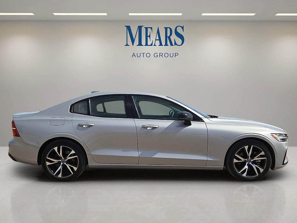 Used 2024 Volvo S60 B5 Core image 7