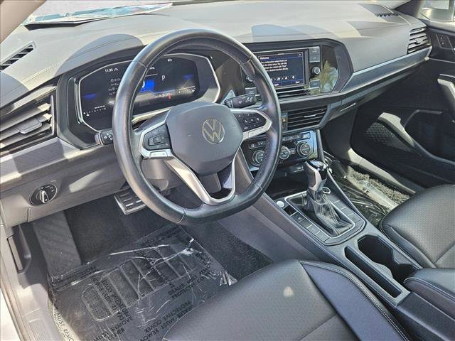 Used 2024 Volkswagen Jetta SE FWD image 10