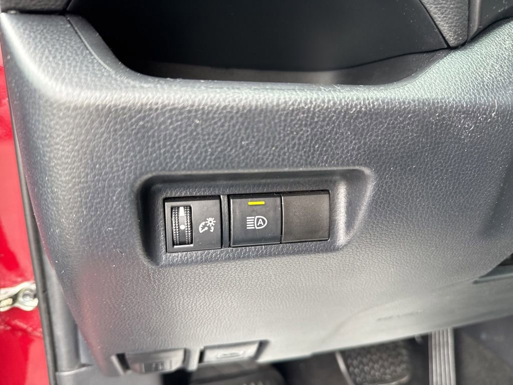 Used 2020 Toyota RAV4 LE w/ All Weather Liner Package AWD/4WD image 18