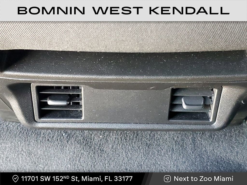 Used 2022 Chevrolet Silverado 1500 Custom image 11