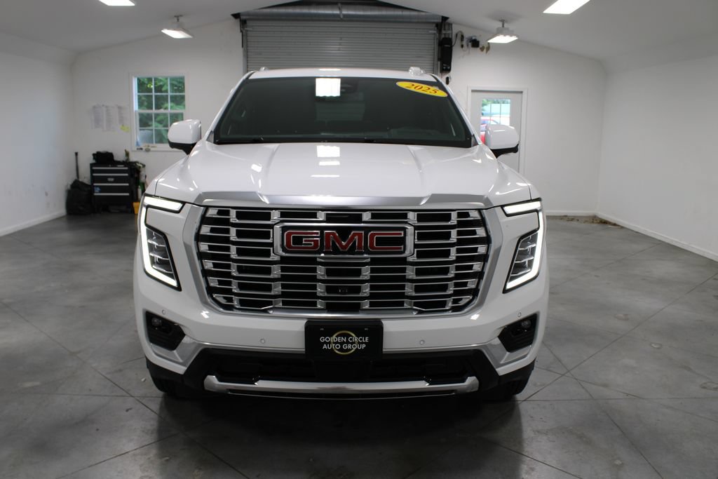 Used 2025 GMC Yukon XL Denali AWD/4WD image 3