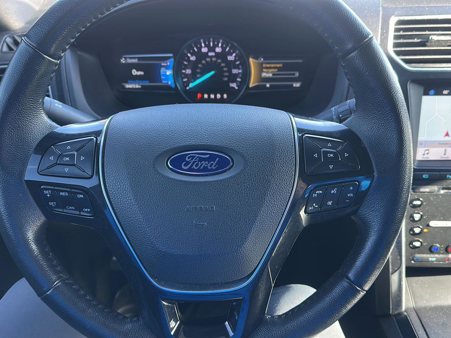 Used 2018 Ford Explorer Limited image 14