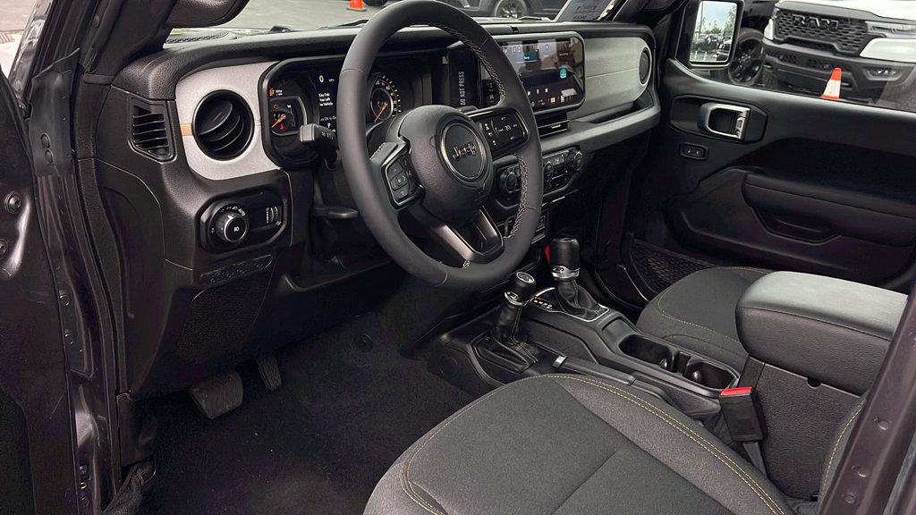 Used 2026 Jeep Wrangler Unlimited Sport AWD/4WD image 16