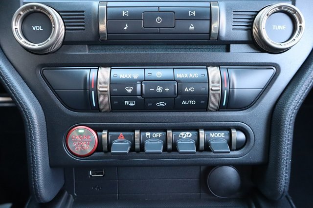 Used 2022 Ford Mustang Shelby GT500 w/ Carbon Fiber Track Pack image 9