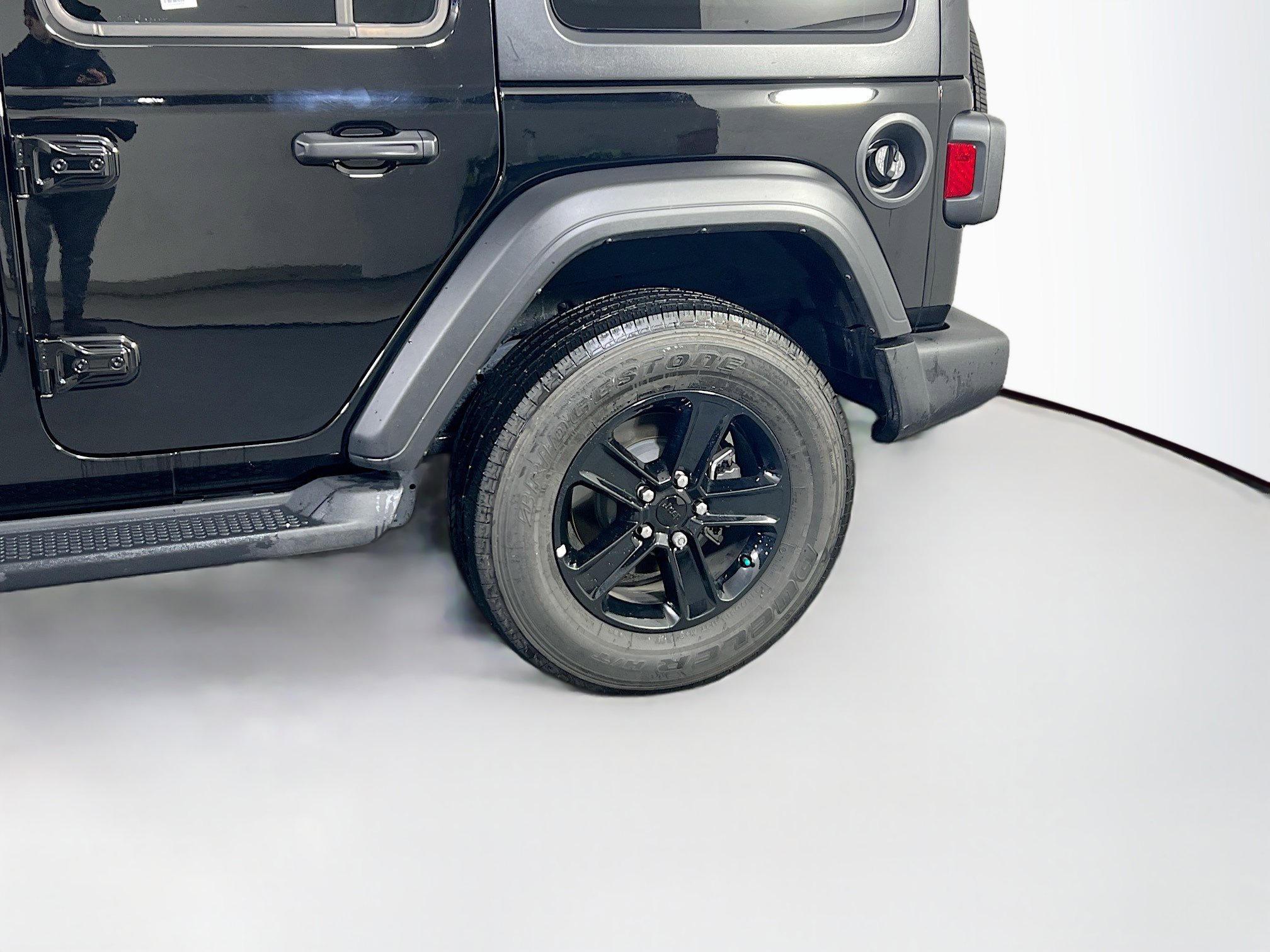 Used 2023 Jeep Wrangler Unlimited Sport image 29