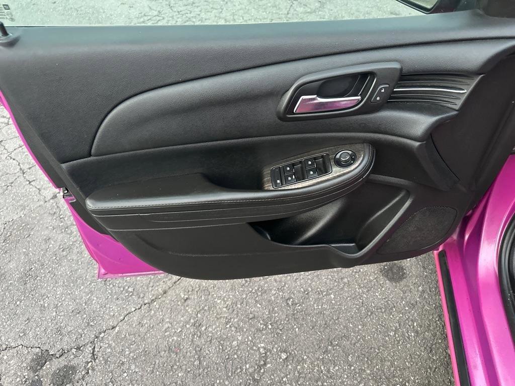 Used 2015 Chevrolet Malibu LT image 29