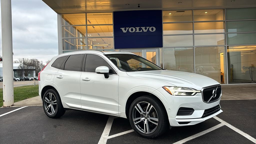Used 2018 Volvo XC60 T5 Momentum w/ Vision Package image 2
