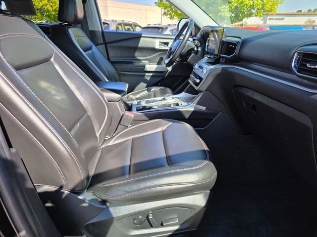 Used 2022 Ford Explorer XLT w/ Equipment Group 202A image 10