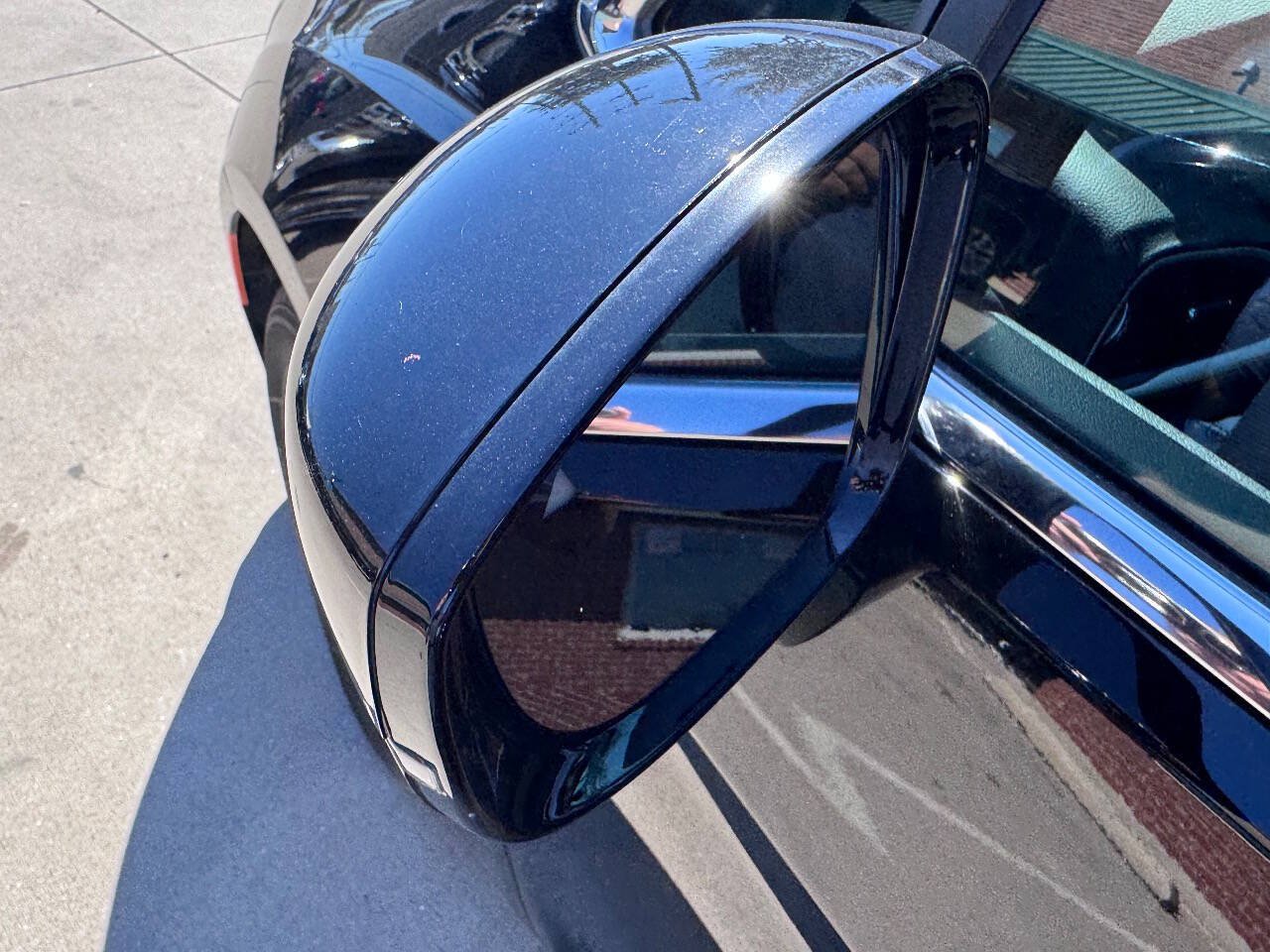 Used 2027 Chrysler Pacifica Select FWD image 9