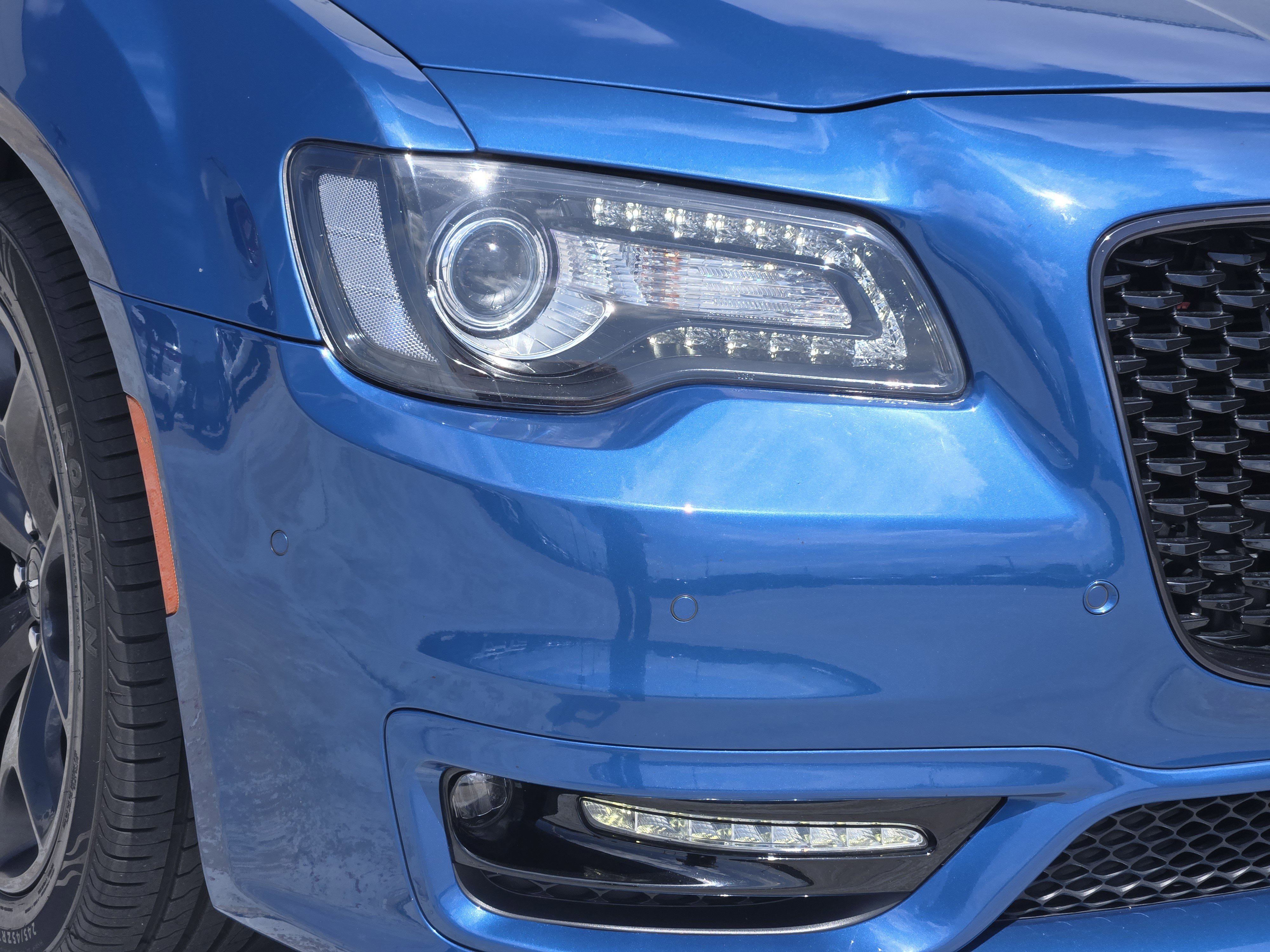 Used 2023 Chrysler 300 Touring L w/ Comfort Group RWD image 10