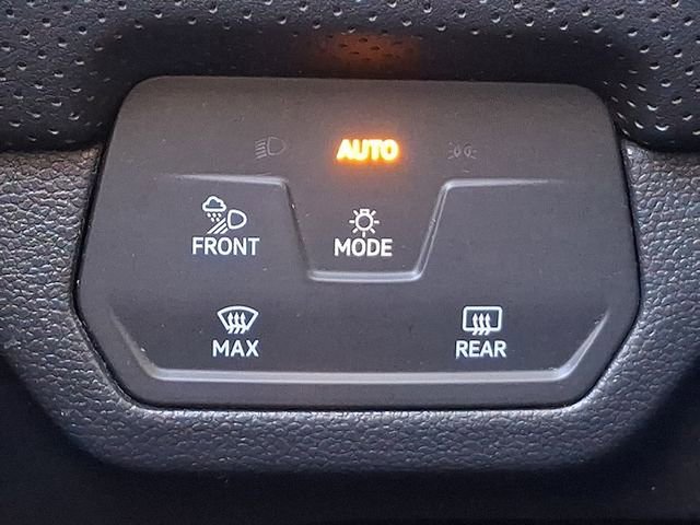 Used 2024 Volkswagen Atlas Cross Sport SE AWD/4WD image 23