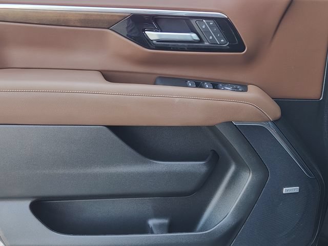 Certified 2025 Chevrolet Tahoe High Country AWD/4WD image 18