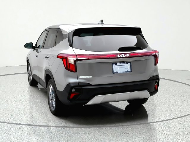 Certified 2024 Kia Seltos LX AWD/4WD image 4