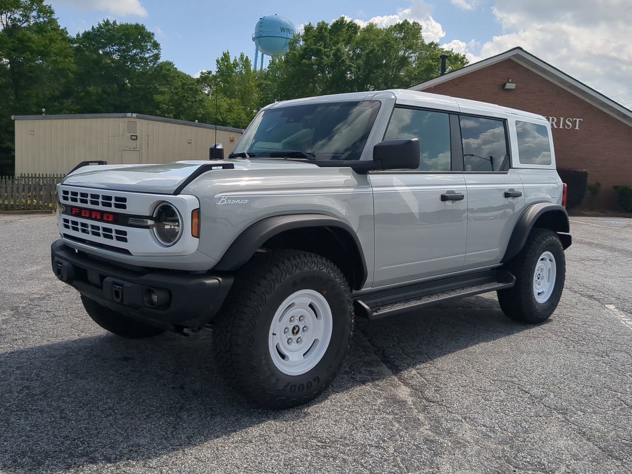 New 2026 Ford Bronco Heritage Edition AWD/4WD image 6