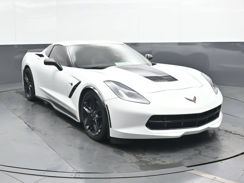 Used 2018 Chevrolet Corvette Stingray Coupe RWD image 4