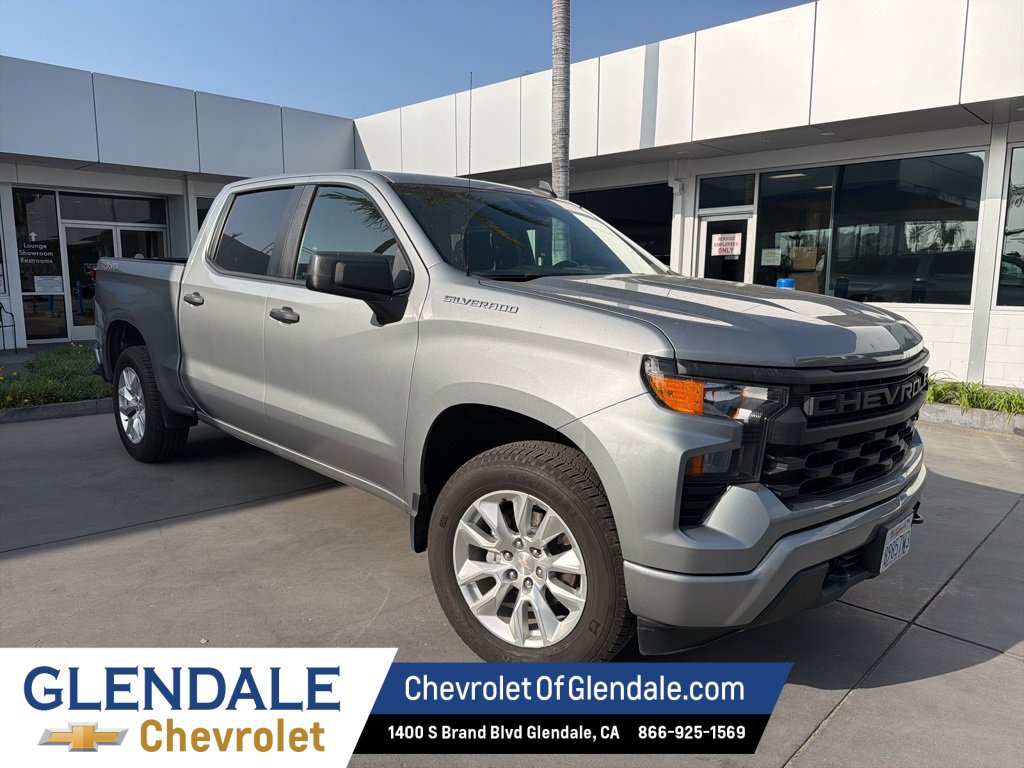 Used 2024 Chevrolet Silverado 1500 Custom image 1