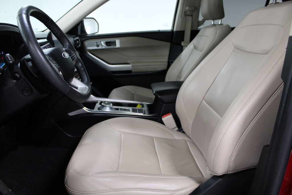Used 2021 Ford Explorer Limited w/ Equipment Group 301A image 16