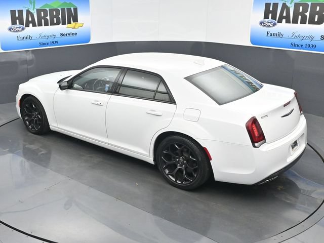 Used 2019 Chrysler 300 Touring w/ Sport Appearance Package RWD image 19