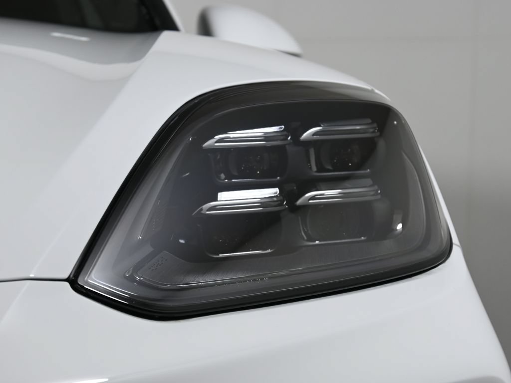 Used 2026 Porsche Cayenne Coupe AWD/4WD image 11