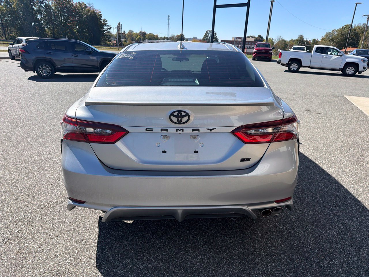 Used 2022 Toyota Camry SE FWD image 8