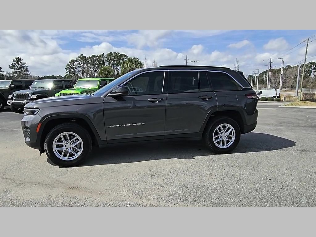 Used 2025 Jeep Grand Cherokee Laredo X w/ Luxury Tech Group I image 28
