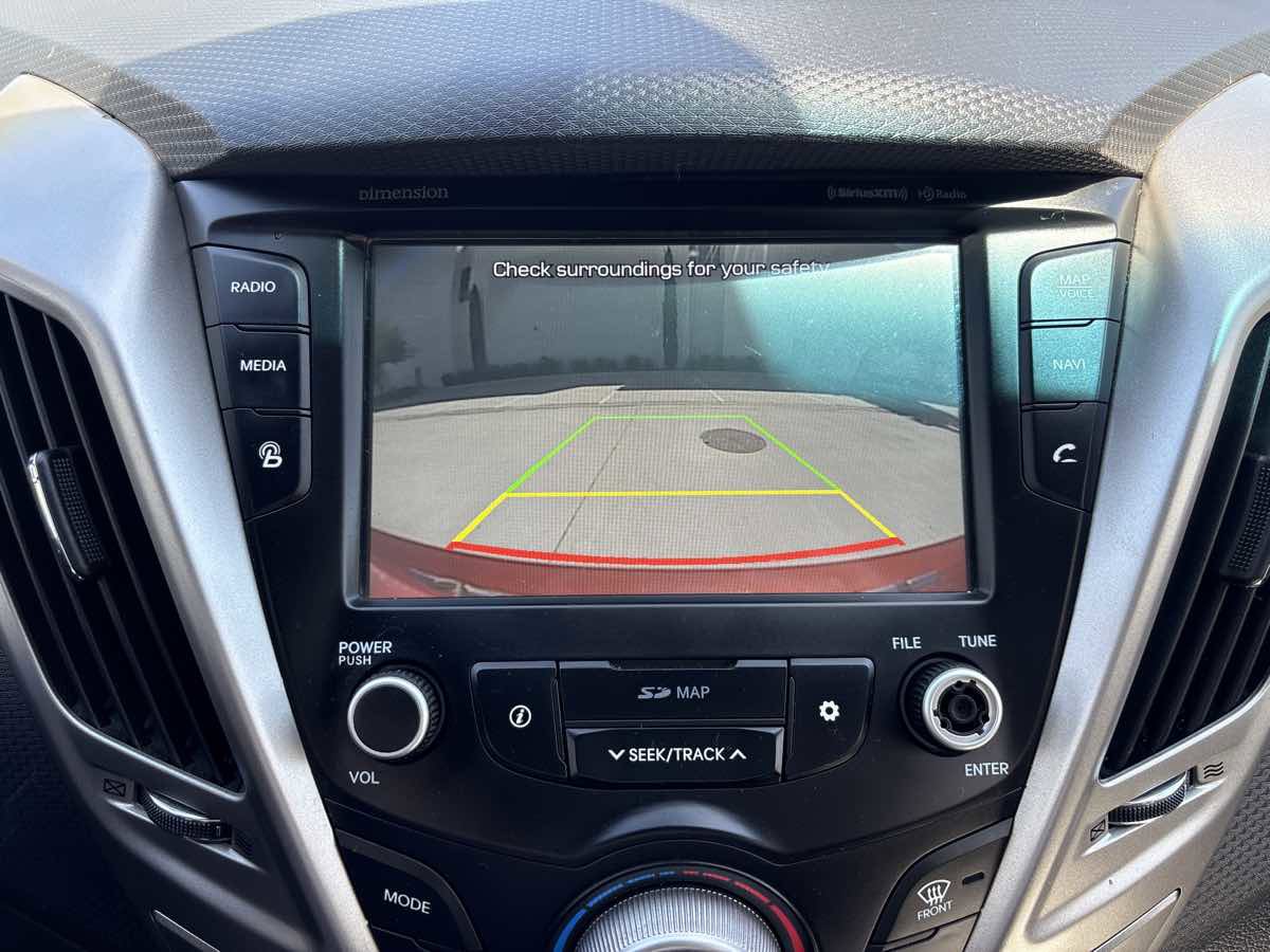 Used 2017 Hyundai Veloster Value Edition FWD image 21