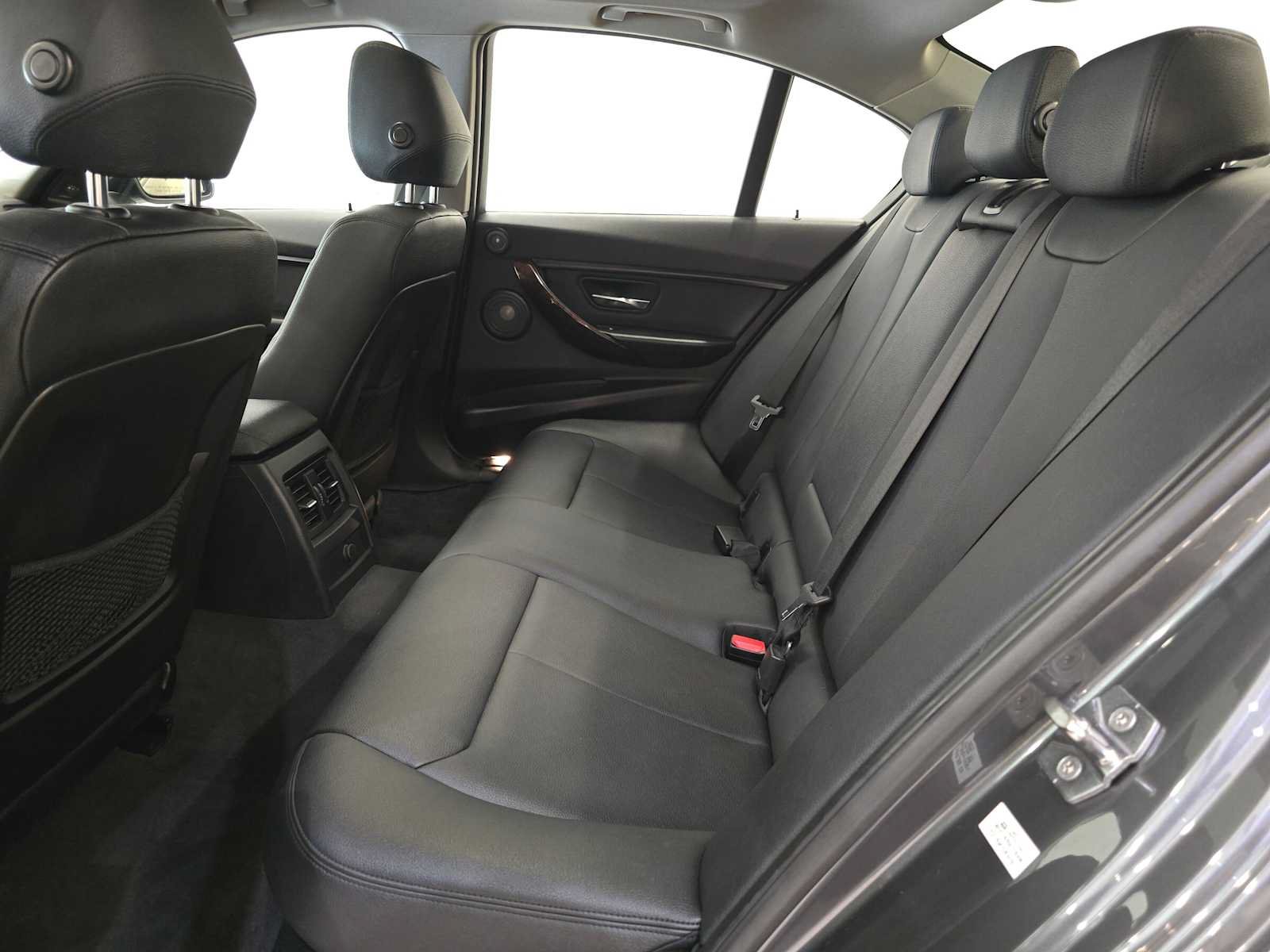 Used 2015 BMW 328d Sedan RWD image 24