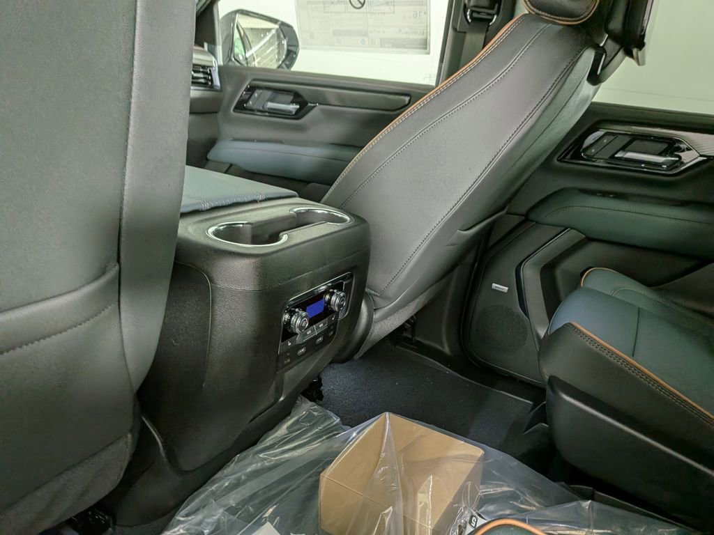New 2026 GMC Yukon XL AT4 image 33