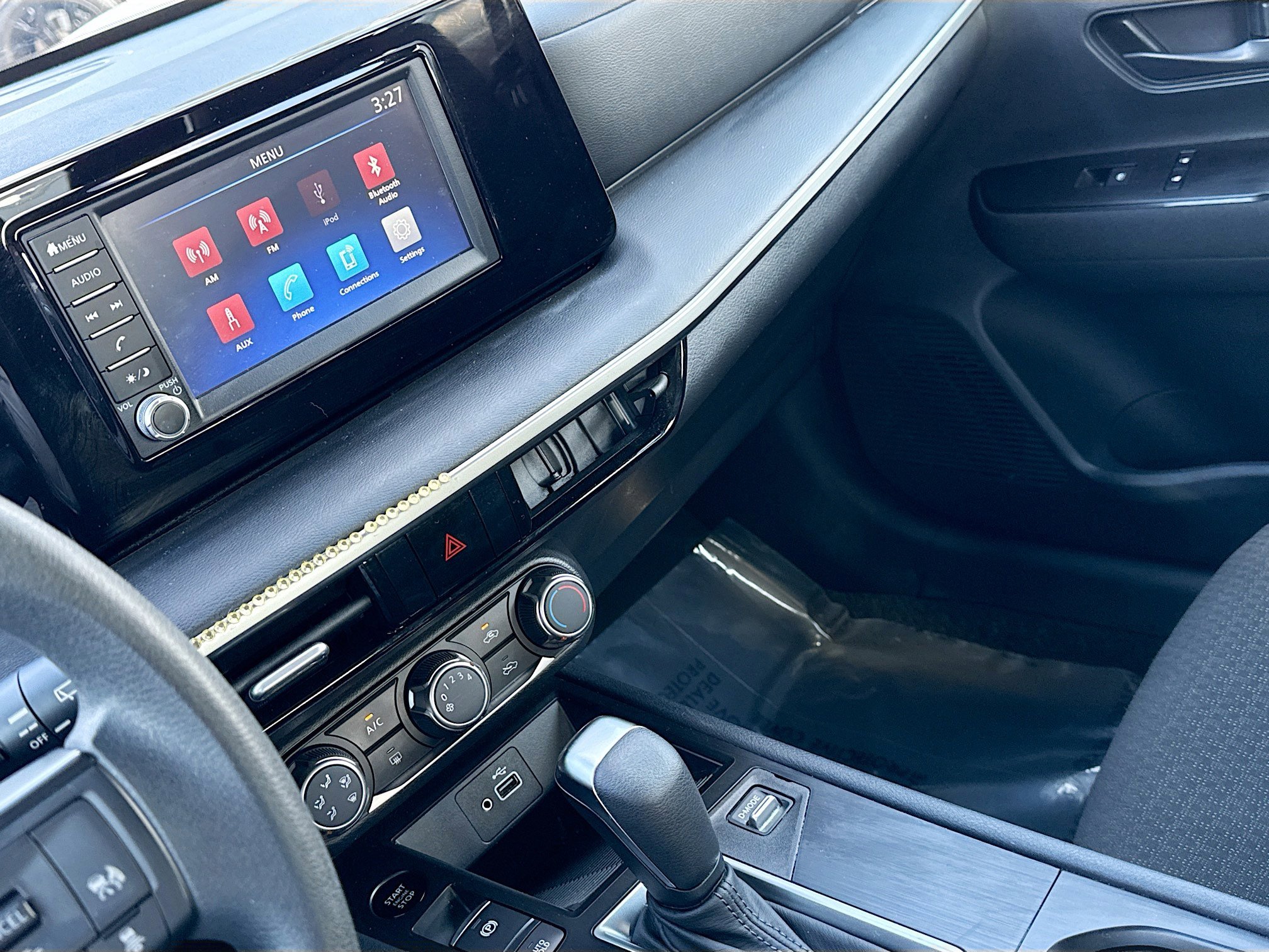 Used 2025 Nissan Kicks S image 25