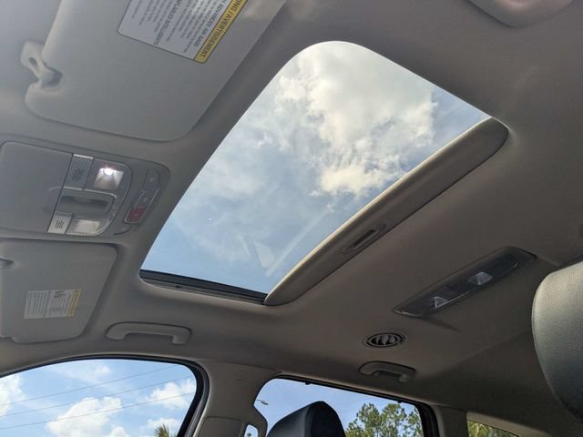 Used 2024 Kia Telluride EX w/ EX Captain's Chair Package FWD image 22