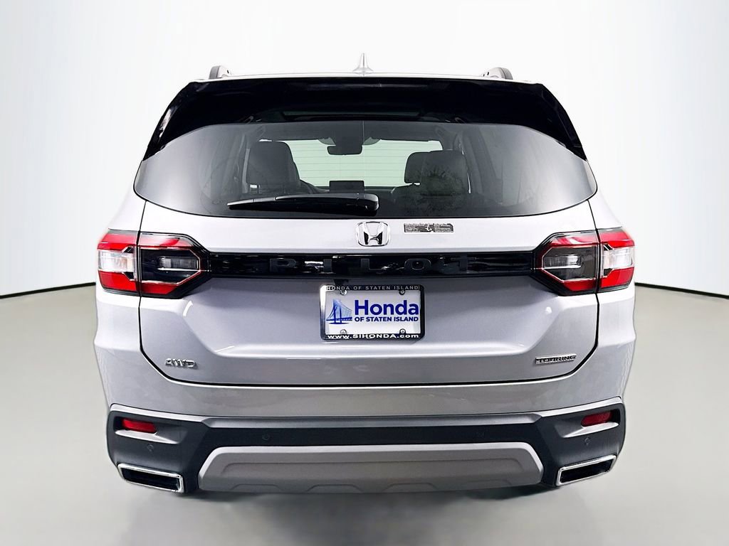 Certified 2025 Honda Pilot Touring image 6
