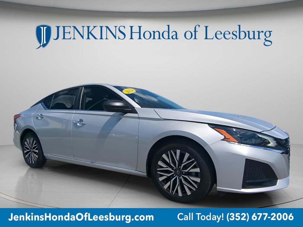 Used 2024 Nissan Altima 2.5 SV image 1