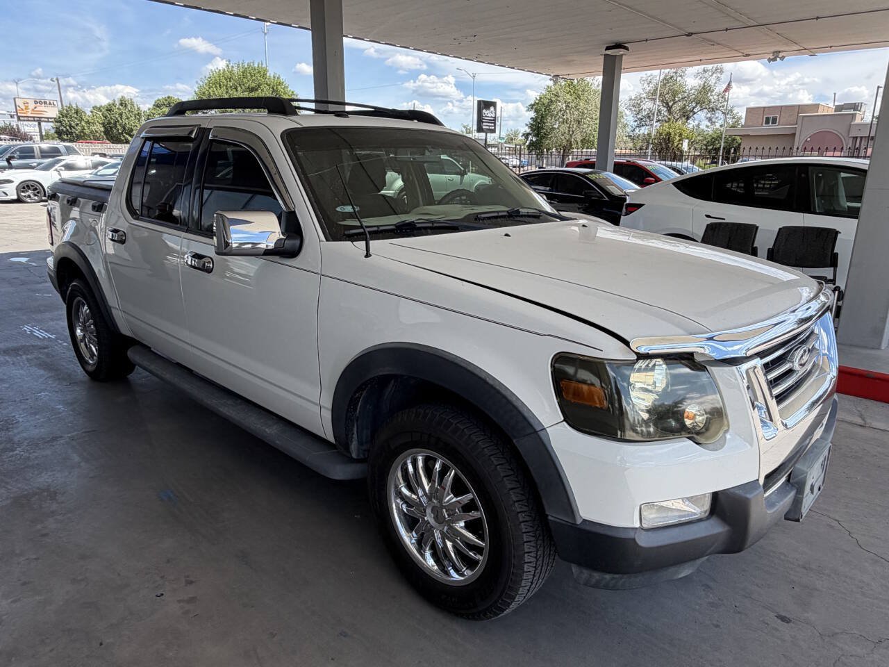 Used 2010 Ford Explorer Sport Trac XLT AWD/4WD image 2