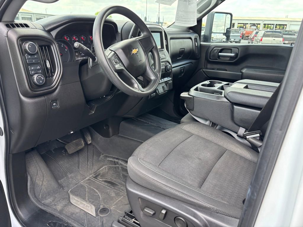 Used 2025 Chevrolet Silverado 2500 Custom w/ Custom Value Package image 7
