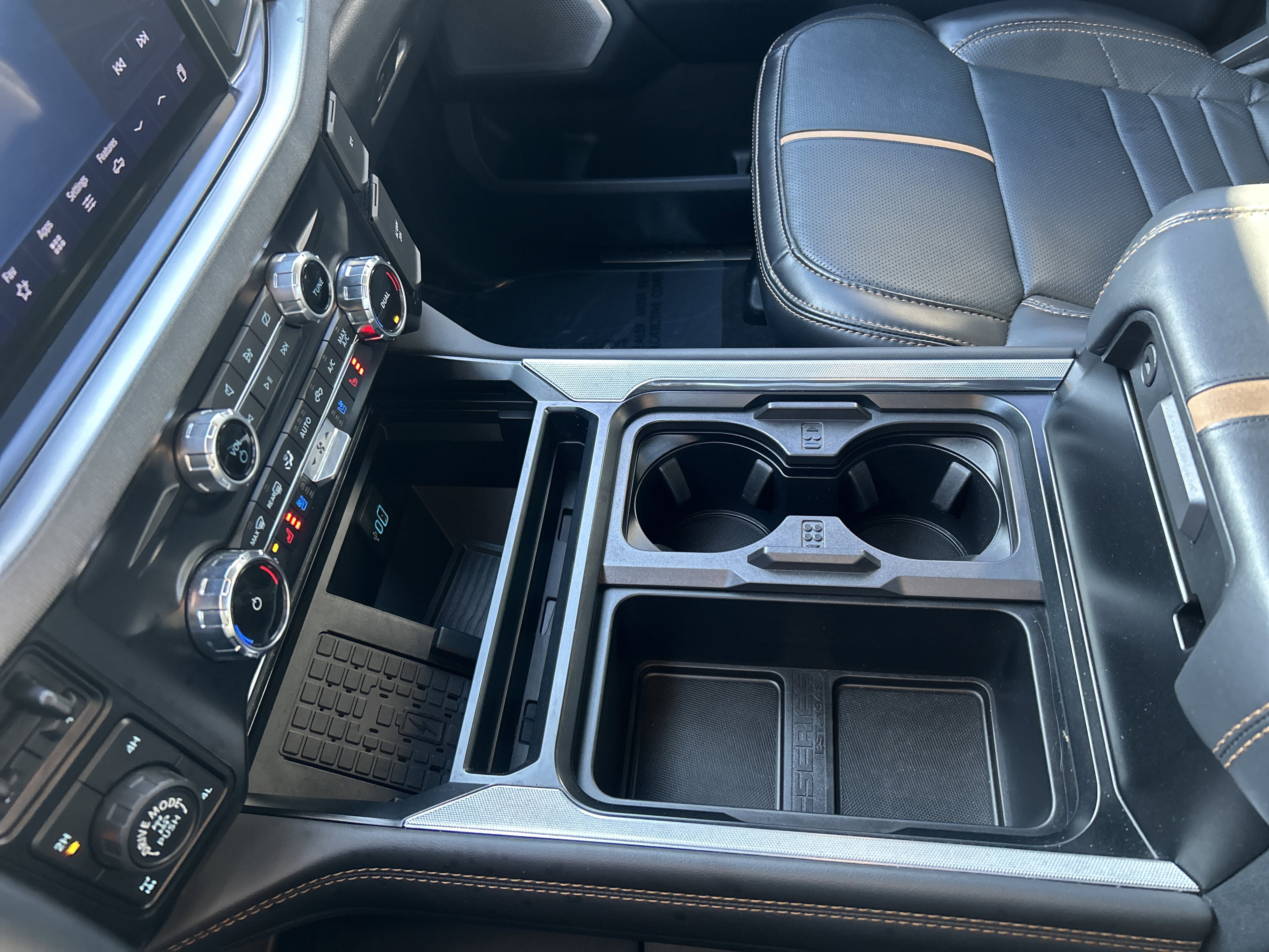 Certified 2024 Ford F350 Platinum w/ Tremor Off-Road Package image 23