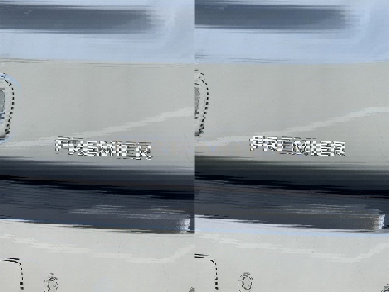 New 2026 Chevrolet Suburban Premier image 6