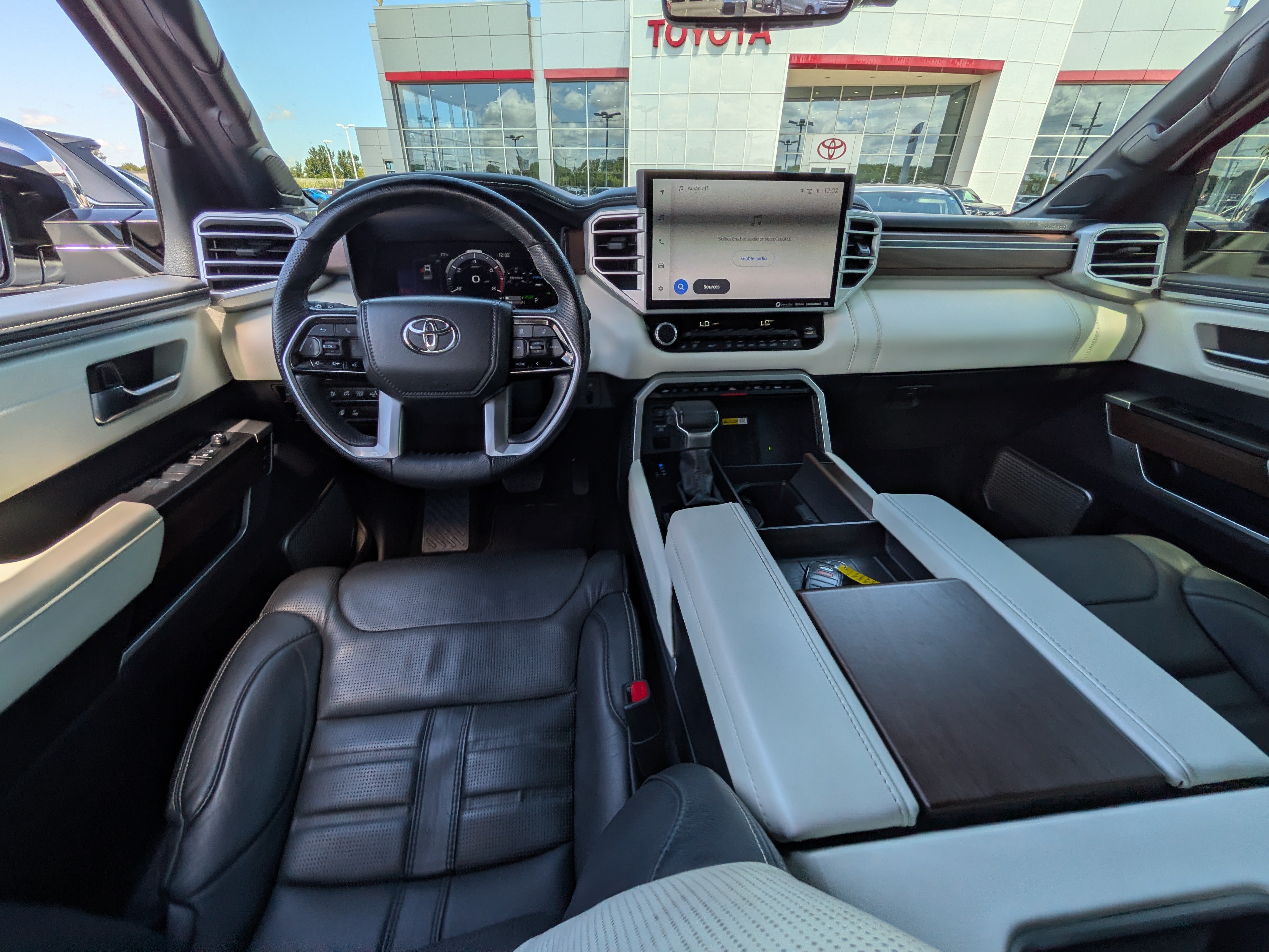 Used 2023 Toyota Tundra Capstone AWD/4WD image 14