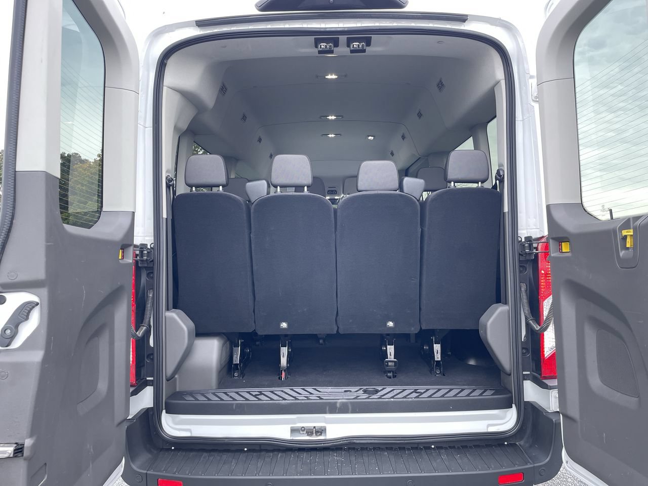 Used 2025 Ford Transit 350 XLT RWD image 22