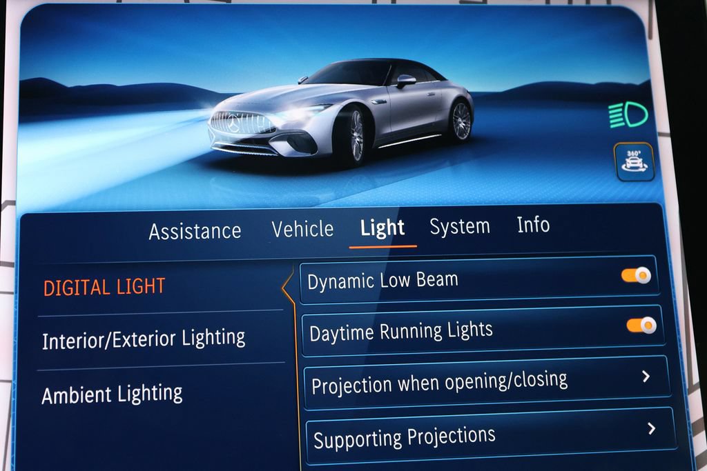 Used 2022 Mercedes-Benz SL 63 AMG 4MATIC image 36