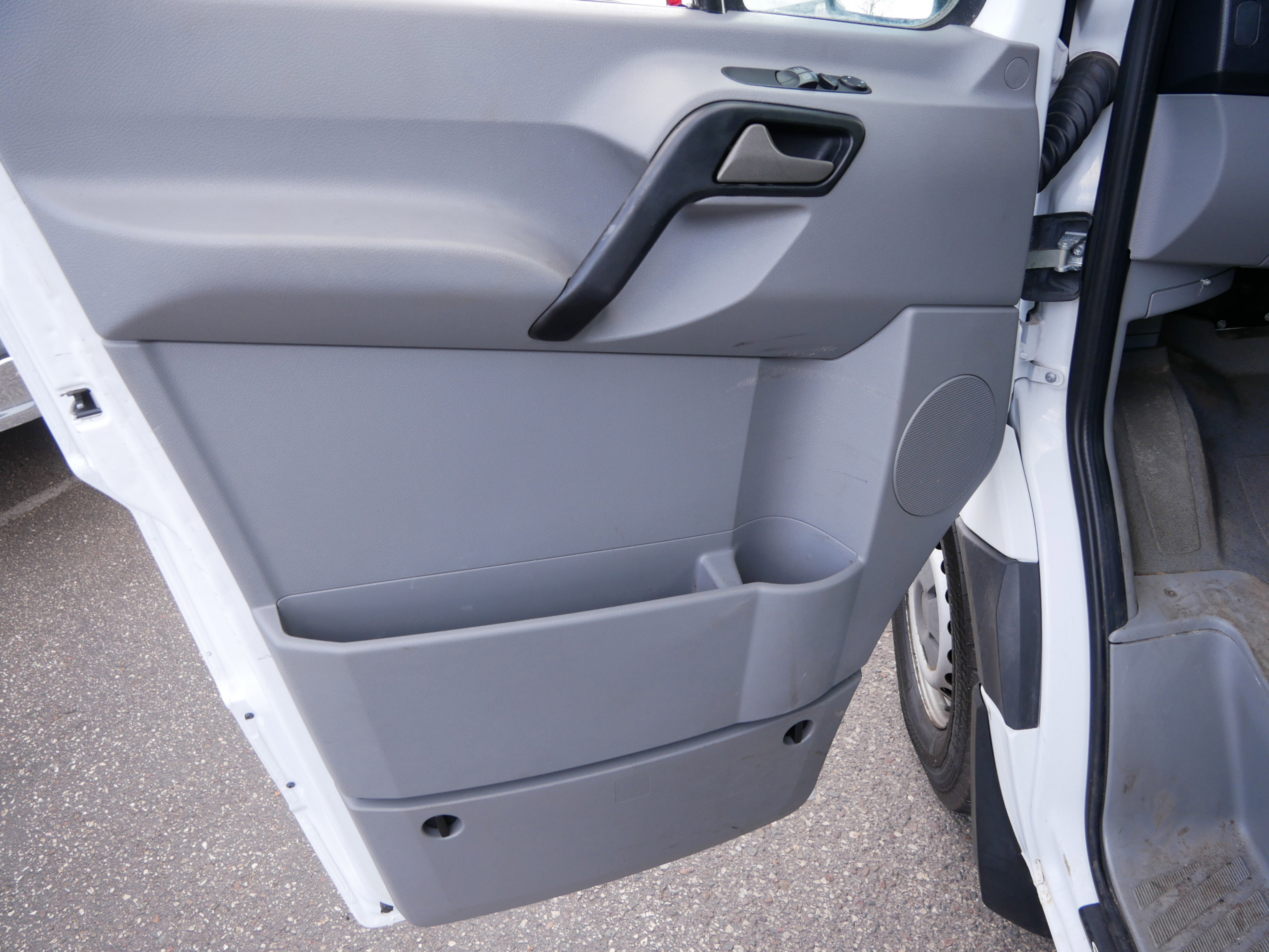 Used 2015 Freightliner Sprinter 3500 image 18