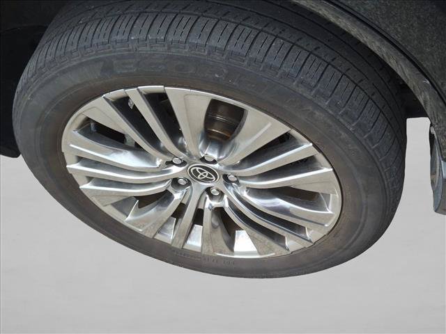 Used 2023 Toyota Venza XLE AWD/4WD image 8