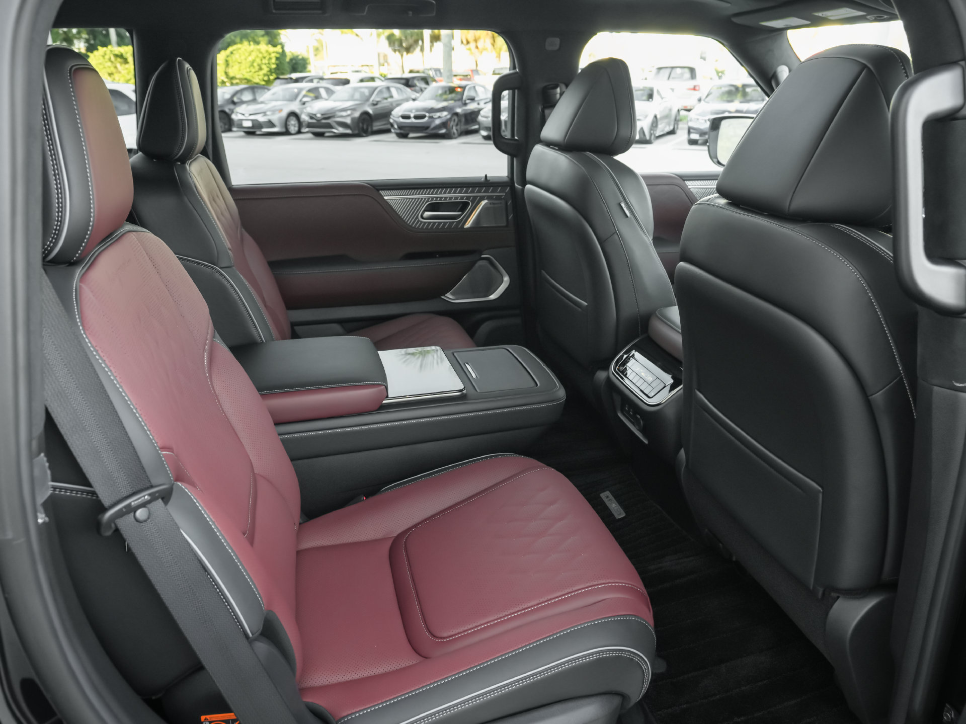 New 2027 INFINITI QX80 Autograph w/ Premium Cargo Package AWD/4WD image 7