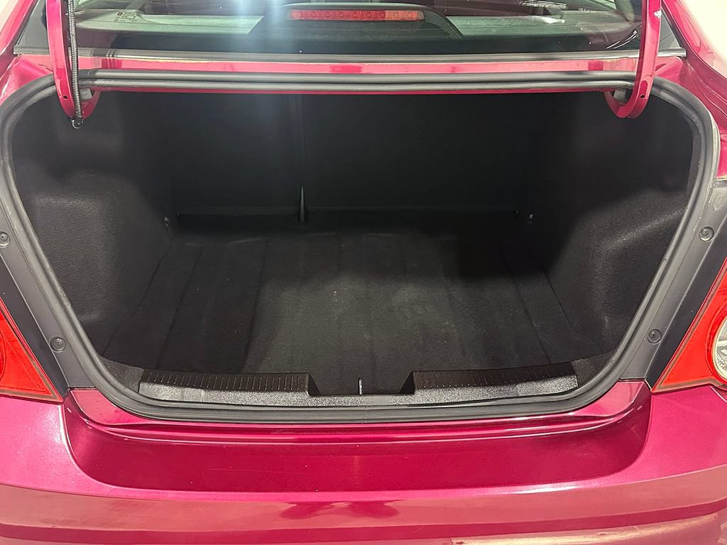 Used 2014 Chevrolet Sonic LT w/ LT Promotional Package FWD image 4