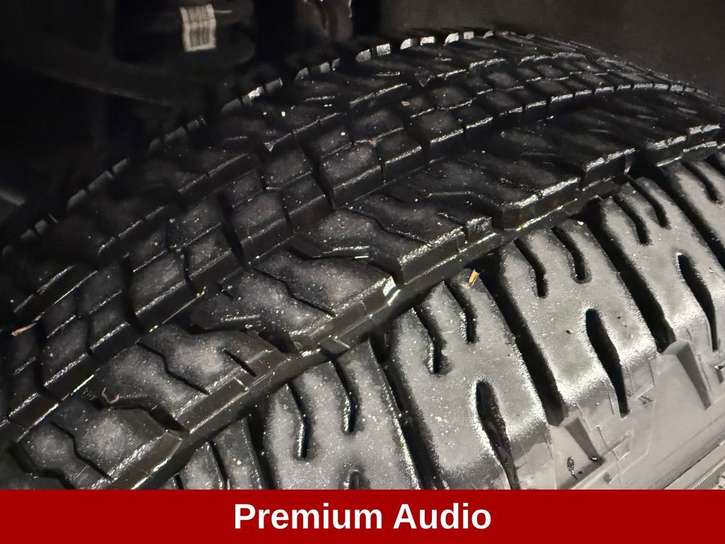 Used 2021 Chevrolet Colorado Z71 AWD/4WD image 12