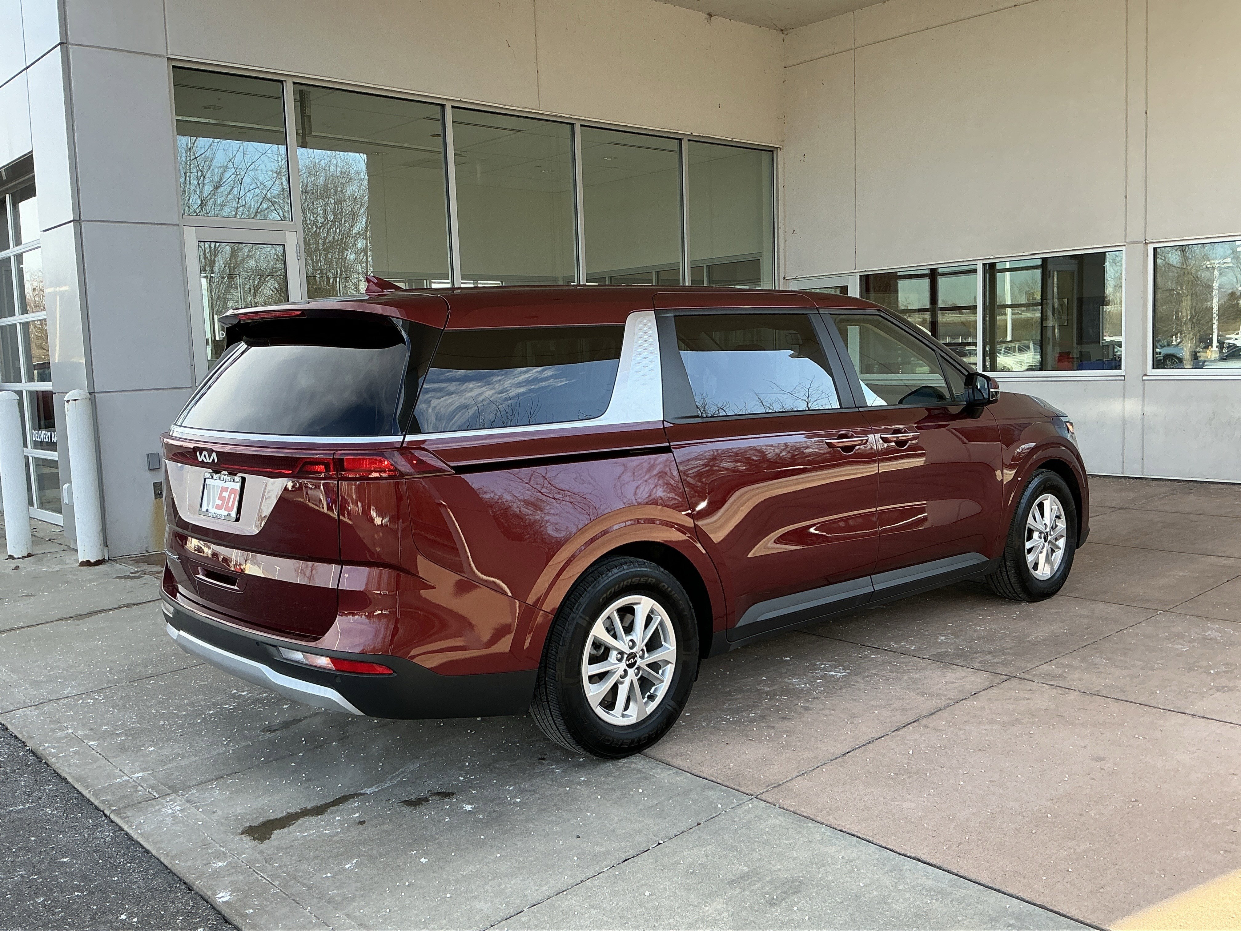 Used 2022 Kia Carnival LX image 22