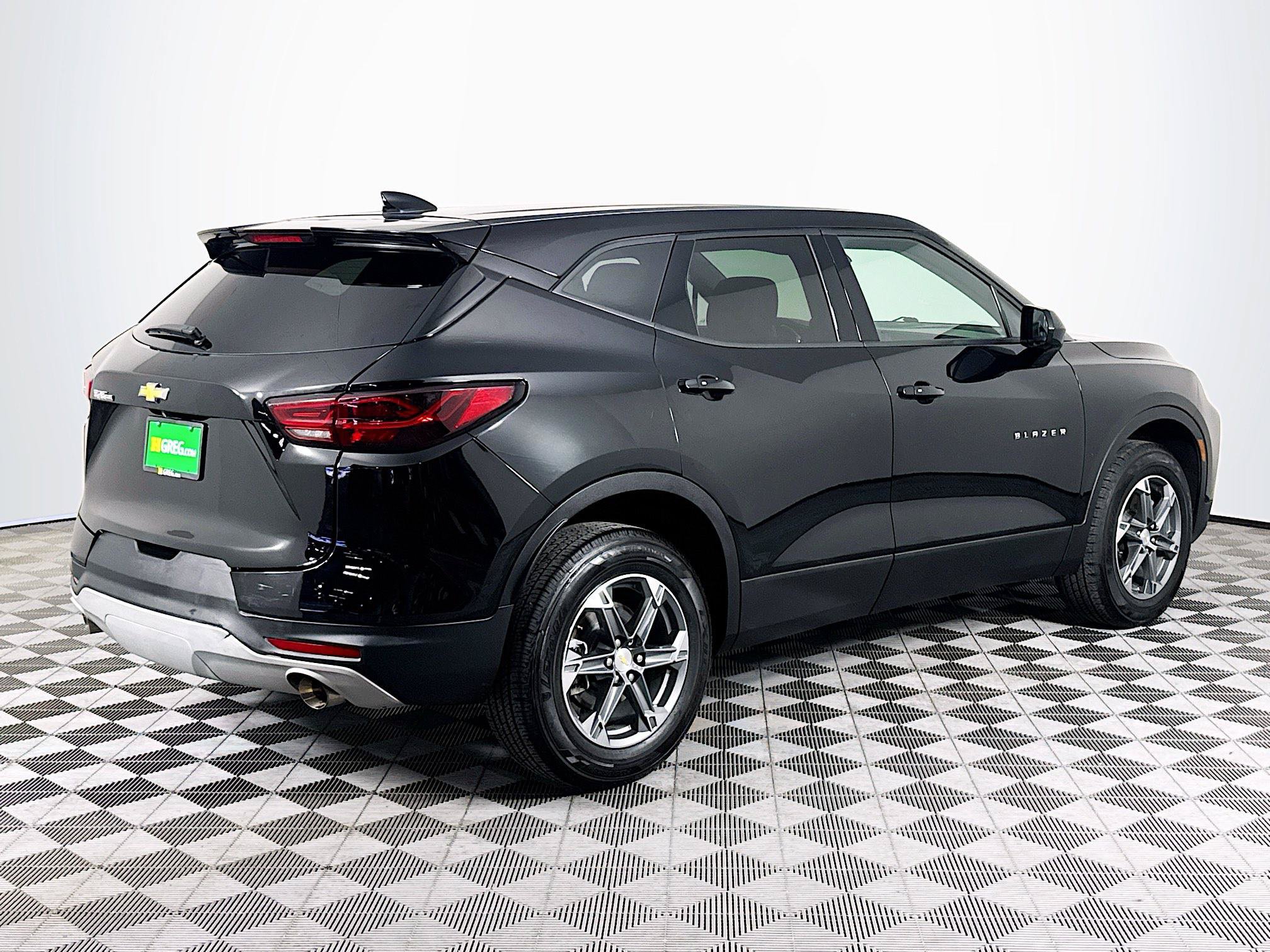 Used 2024 Chevrolet Blazer LT FWD image 8