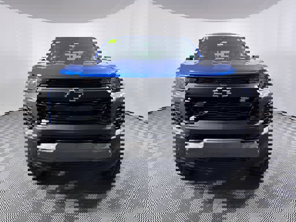 Used 2023 Chevrolet Colorado Trail Boss w/ Technology Package image 2