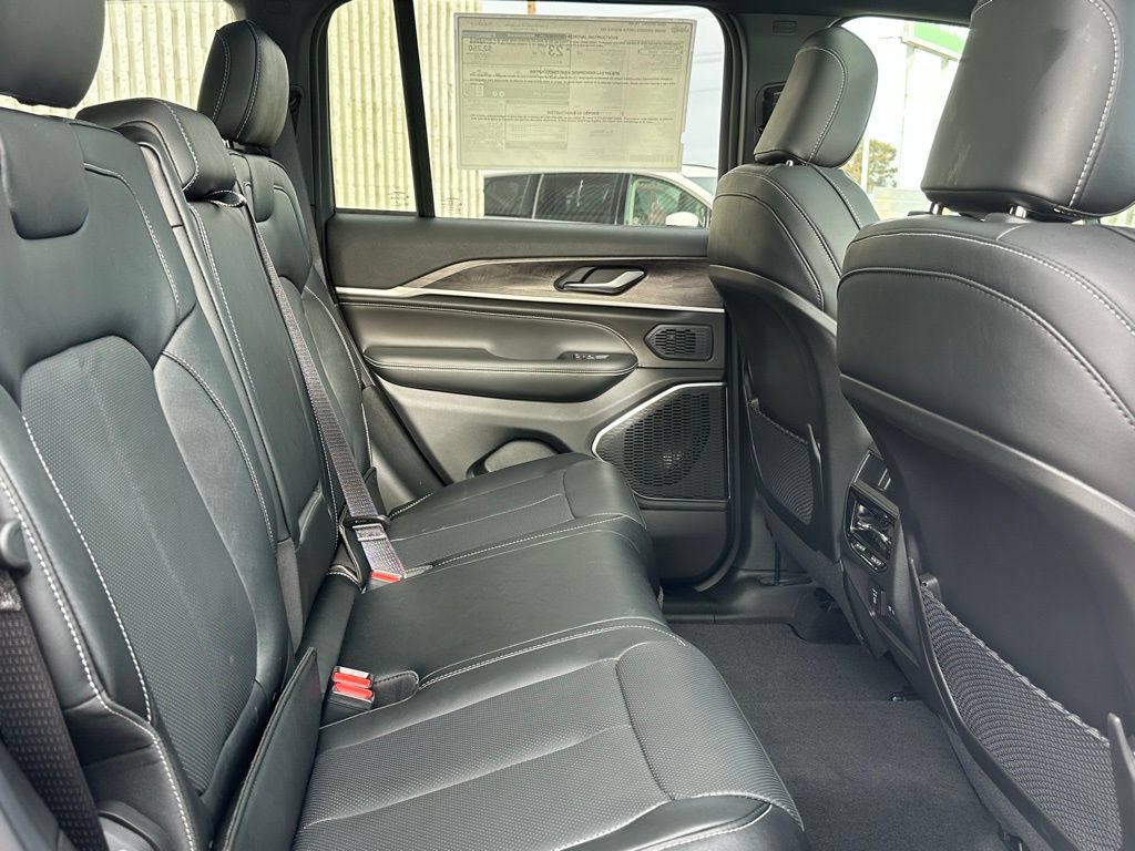 New 2026 Jeep Grand Cherokee Limited AWD/4WD image 18