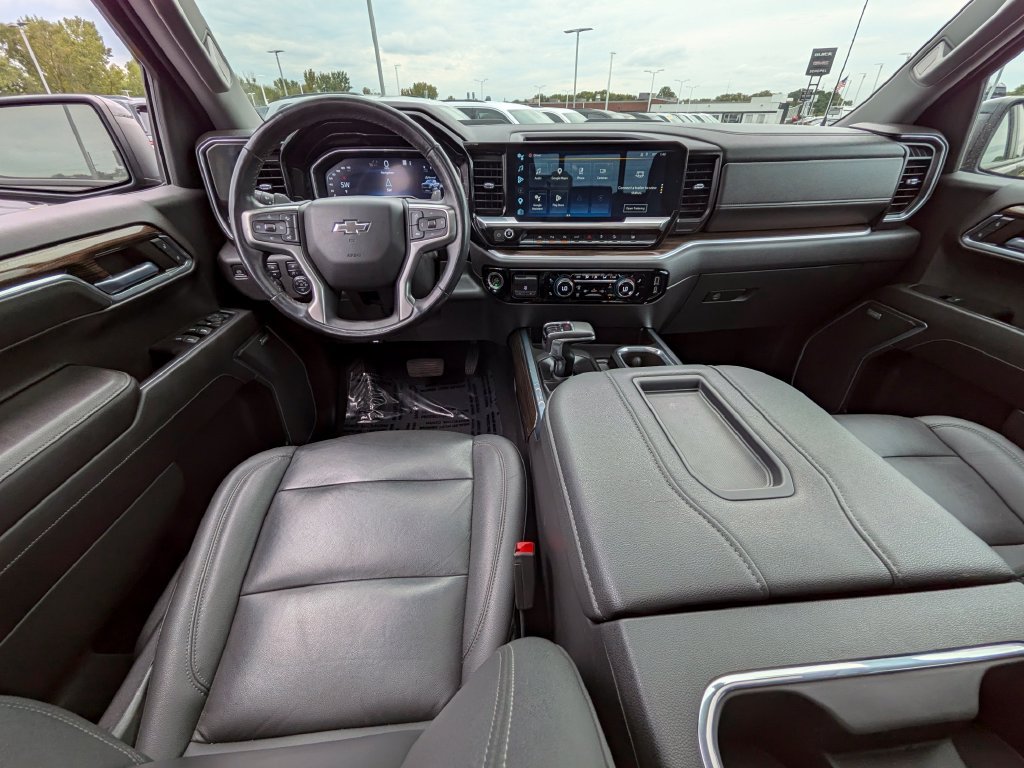 Used 2022 Chevrolet Silverado 1500 LT Trail Boss w/ LT Trail Boss Premium Package AWD/4WD image 14