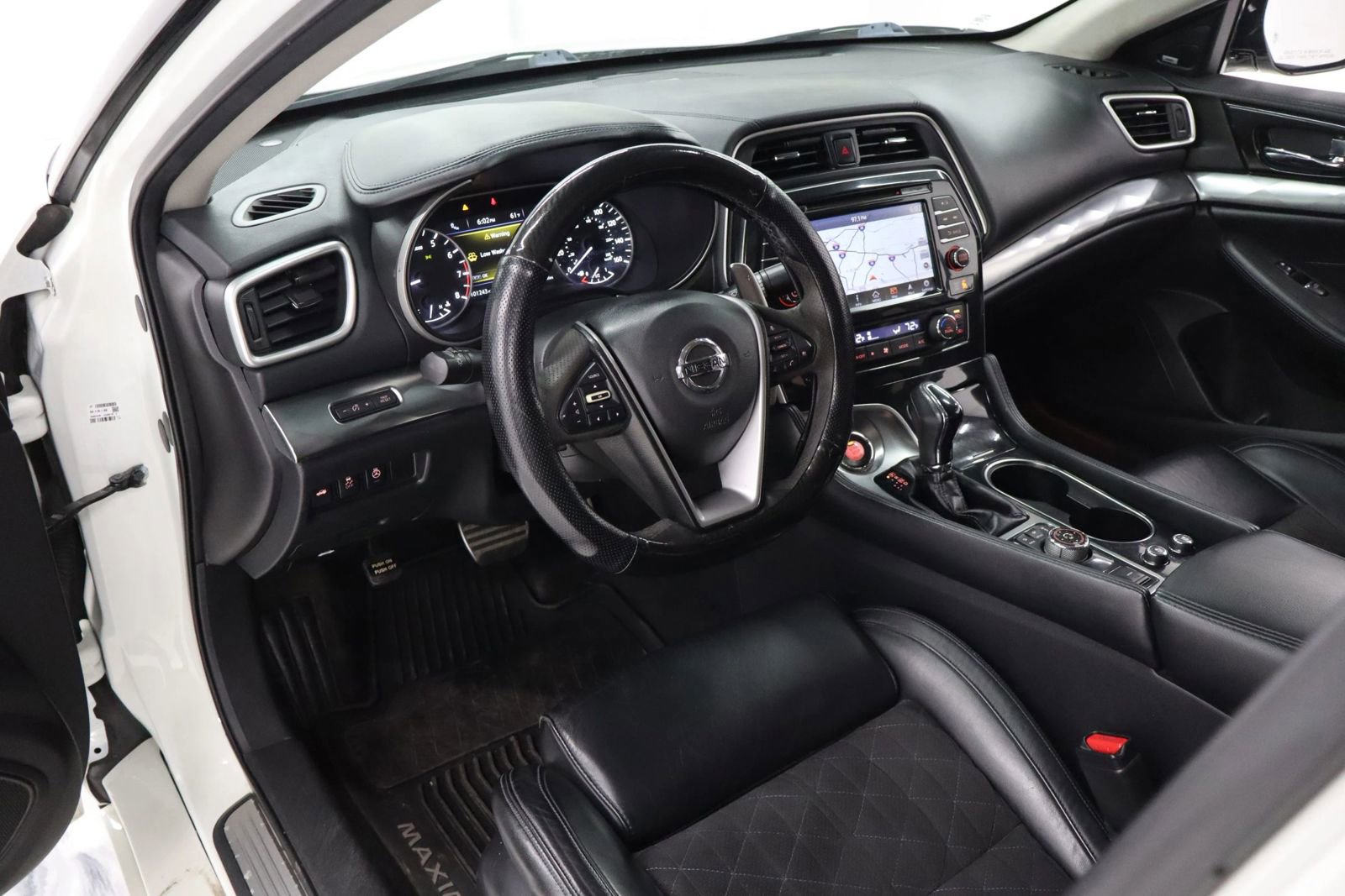 Used 2017 Nissan Maxima SR w/ Midnight Edition FWD image 16
